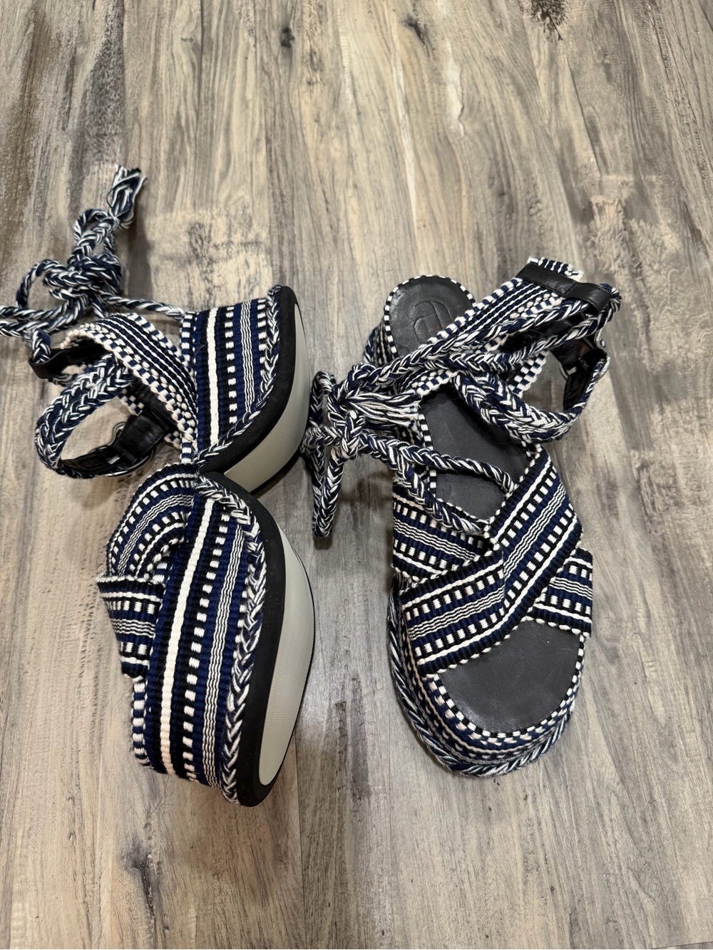 Free people amambaih Navy and White Woven Platform ankle wrap sandals size 7 38